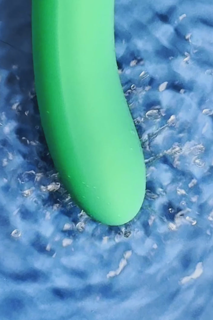 DUO 3 Dildo Duplo Vibratório com Sugador Clitoriano